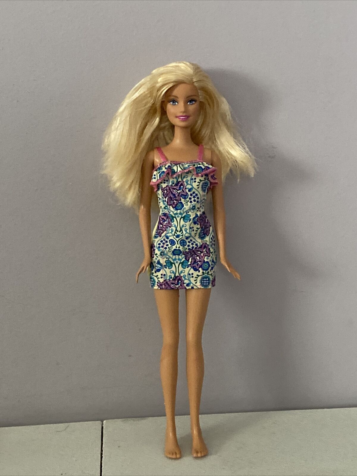 2005  Mattel  Summer Party Fashionista Barbie Doll Flat Big Feet Blonde Hair