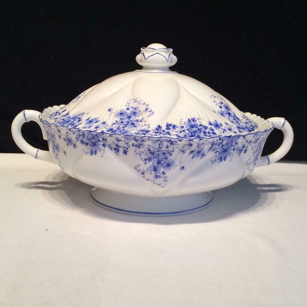Shelley Dainty Blue Covered Vegetable Serving Dish Ch4682