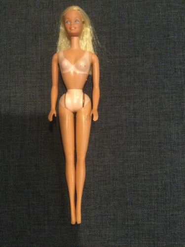 Vintage Barbie Sun Lovin Malibu Barbie Tan Lines And Bendable Legs. Excellent!